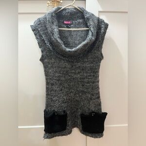 Neck Sweater with Black Pockets (S)